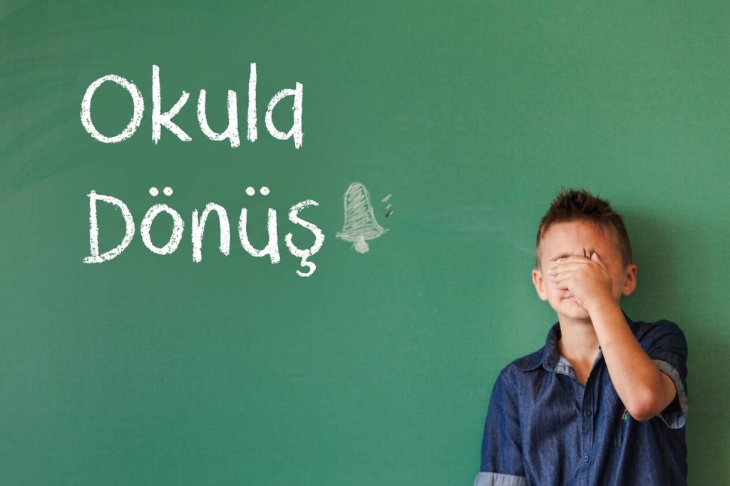 okul reddi yaşayan çocuk ve ebeveyn